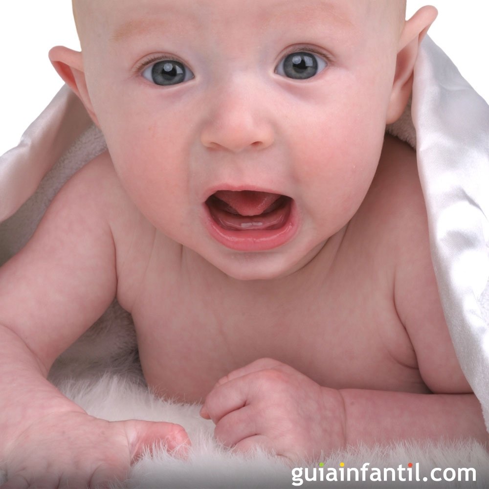 Mordedores para bebés y mitos sobre la salida de los dientes - Una madre en  el dentista