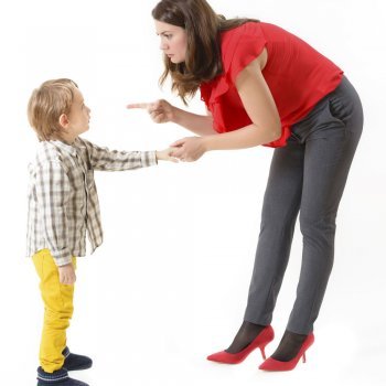 Frases negativas que desmotivan a los niños