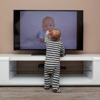 Cómo influye la televisión en los niños