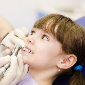 Las caries en los niños y los bebés