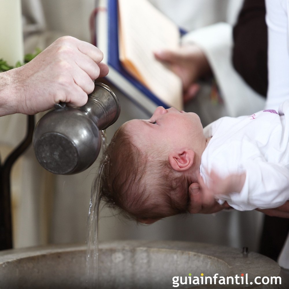 Bautizar al bebé. Qué es el bautismo