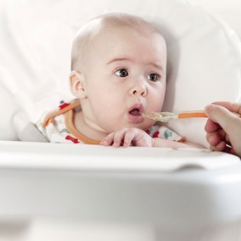 Destete del bebé. Alimentación en el sexto y séptimo mes