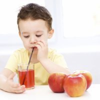 Consejos sobre los zumos de frutas en la dieta del niño