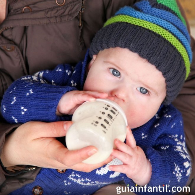 Cómo preparar un biberón a un bebé paso a paso