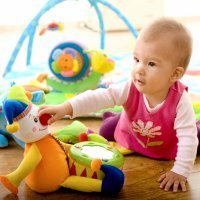 Juegos y juguetes para estimular a los niños en su primera infancia