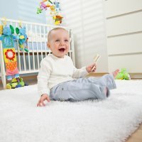 Las alfombras en las habitaciones de bebés y niños