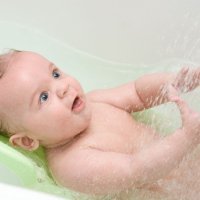 Bañar al bebé recién nacido ¿sí o no?