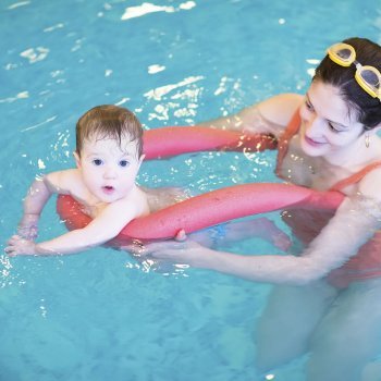 Los bebés en el agua. Material necesario