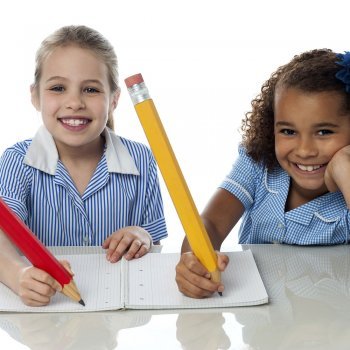 Juego con lápiz y papel. Continúa la historia o el dibujo