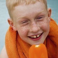Lunares, pecas y protección solar en niños y bebés