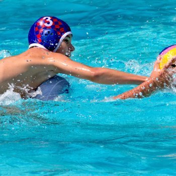 Los beneficios del waterpolo en los niños