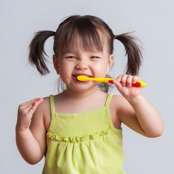 Niños con dientes más propensos a tener caries