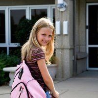 A qué edad pueden ir los niños solos al colegio