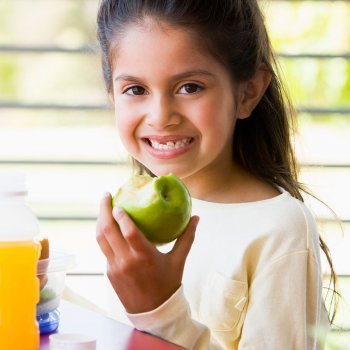 Alimentos beneficiosos para los dientes de los niños