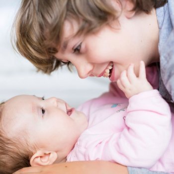 Las ventajas de tener hermanos