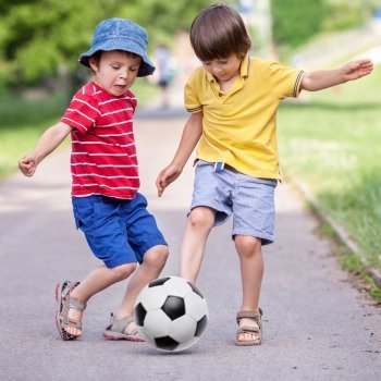 Los deportes organizados y los niños pequeños