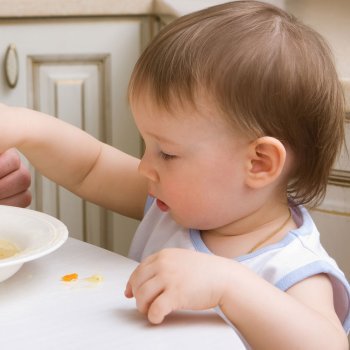 Qué beneficios aportan las sopas a los niños