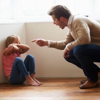 Padres que perjudican a sus hijos