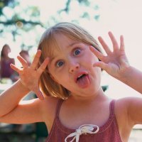 Cómo enseñar al niño a no burlarse de los demás