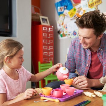 Cómo los padres pueden conectar con los hijos a través del juego