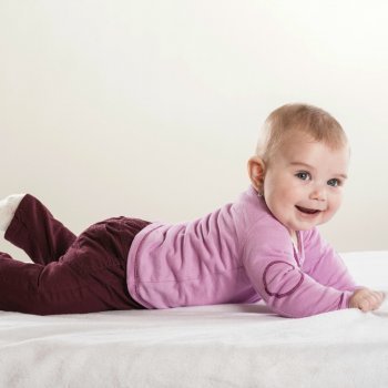 Cómo eliminar las manchas de orina del colchón