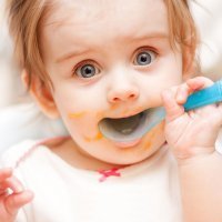 Por qué no dar verduras de hoja verde a los bebés
