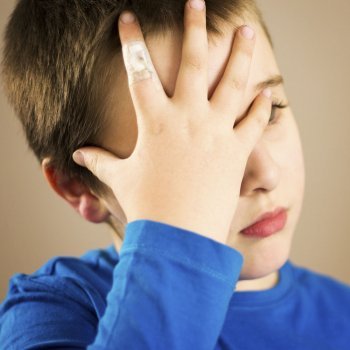 Cómo ayudar a niños que se autolesionan