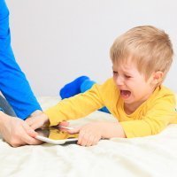 Consejos para padres de niños adictos a la tablet