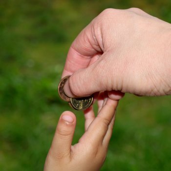 Dar paga a los niños. Ventajas y desventajas