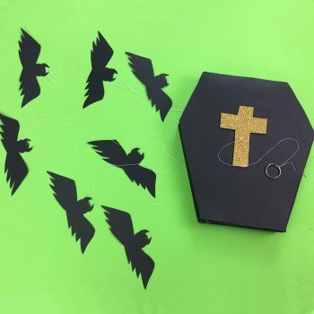 30. Móvil de murciélagos