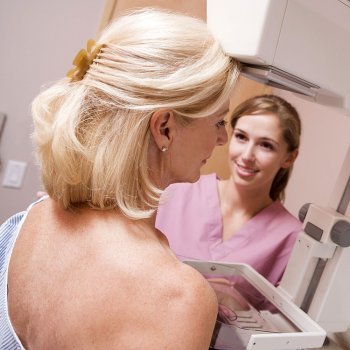 El cáncer de mama y la edad de la mujer