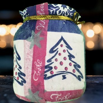 Cómo hacer un portavelas navideño con material de reciclaje