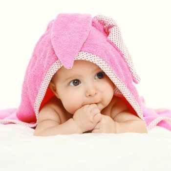 ¿Cada cuánto se baña a los niños? Consejos de higiene infantil