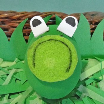 Rana saltarina. Manualidades infantiles con huevos