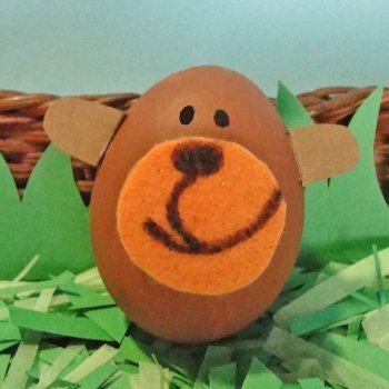 Mono trepador. Manualidades infantiles con huevos