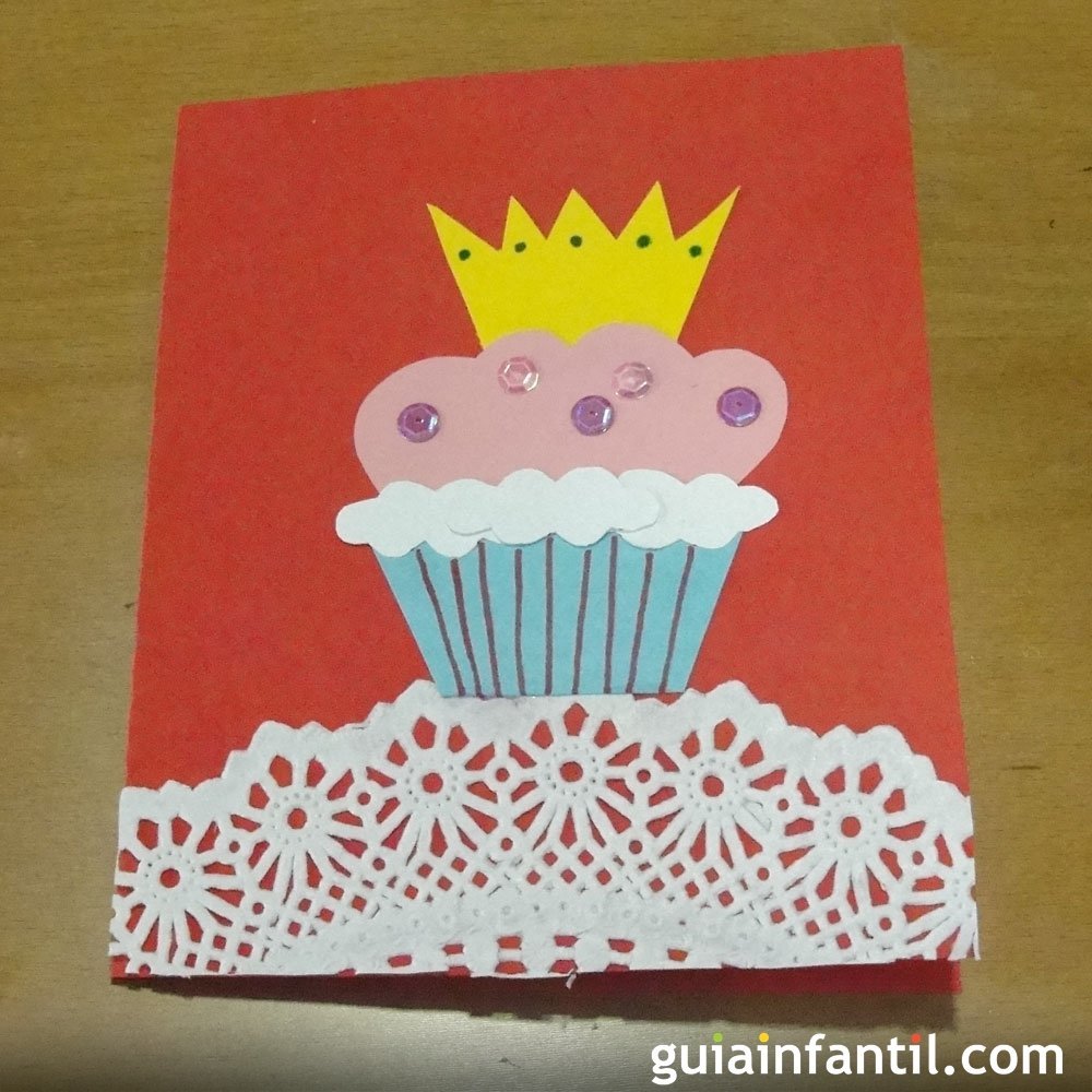 JULIA Y SUS RECETAS: Corona de hojaldre con crema y melocotón en almíbar, image size:1000x1000