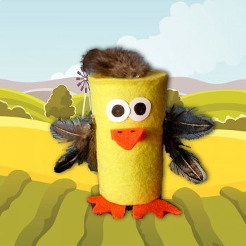 Pollito con rolo de papel