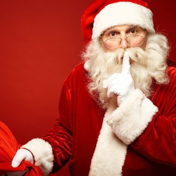 Papá Noel: un viejecito de traje rojo y barba blanca con muchos nombres
