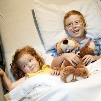 Niño con hermano hospitalizado
