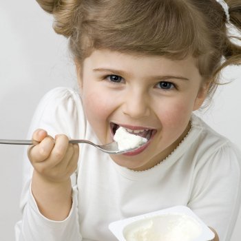 Alimentos que ayudan a prevenir las caries en niños y embarazadas