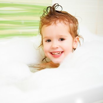 Trucos para eliminar la caspa del pelo de los niños