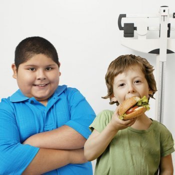 Por qué unos niños engordan más que otros