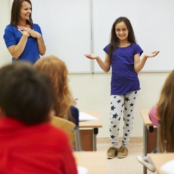 Trucos para enseñar a hablar al niño en público