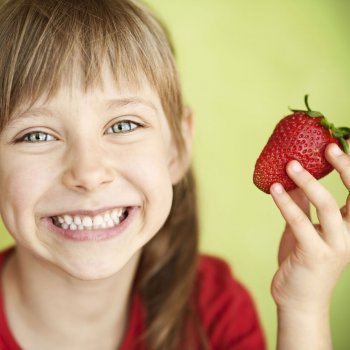 Los 8 alimentos más hidratantes para los niños