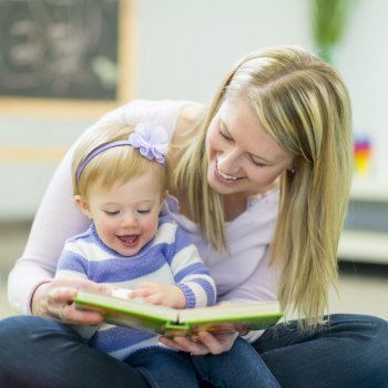 Cómo acercar la lectura a bebés