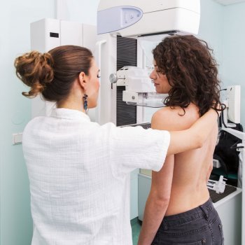Qué es una mamografía y cuándo hay que realizarla