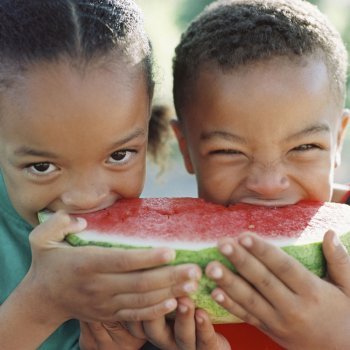 Beneficios de los alimentos de temporada para los niños
