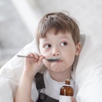 Cómo tratar con medicinas el ardor de estómago de los niños