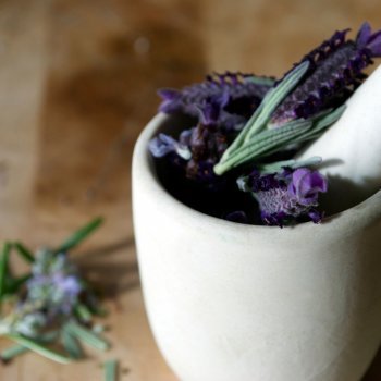 Perfume casero de lavanda. Manualidades infantiles