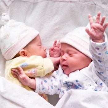 Gemelos y mellizos en la cuna, ¿juntos o separados?